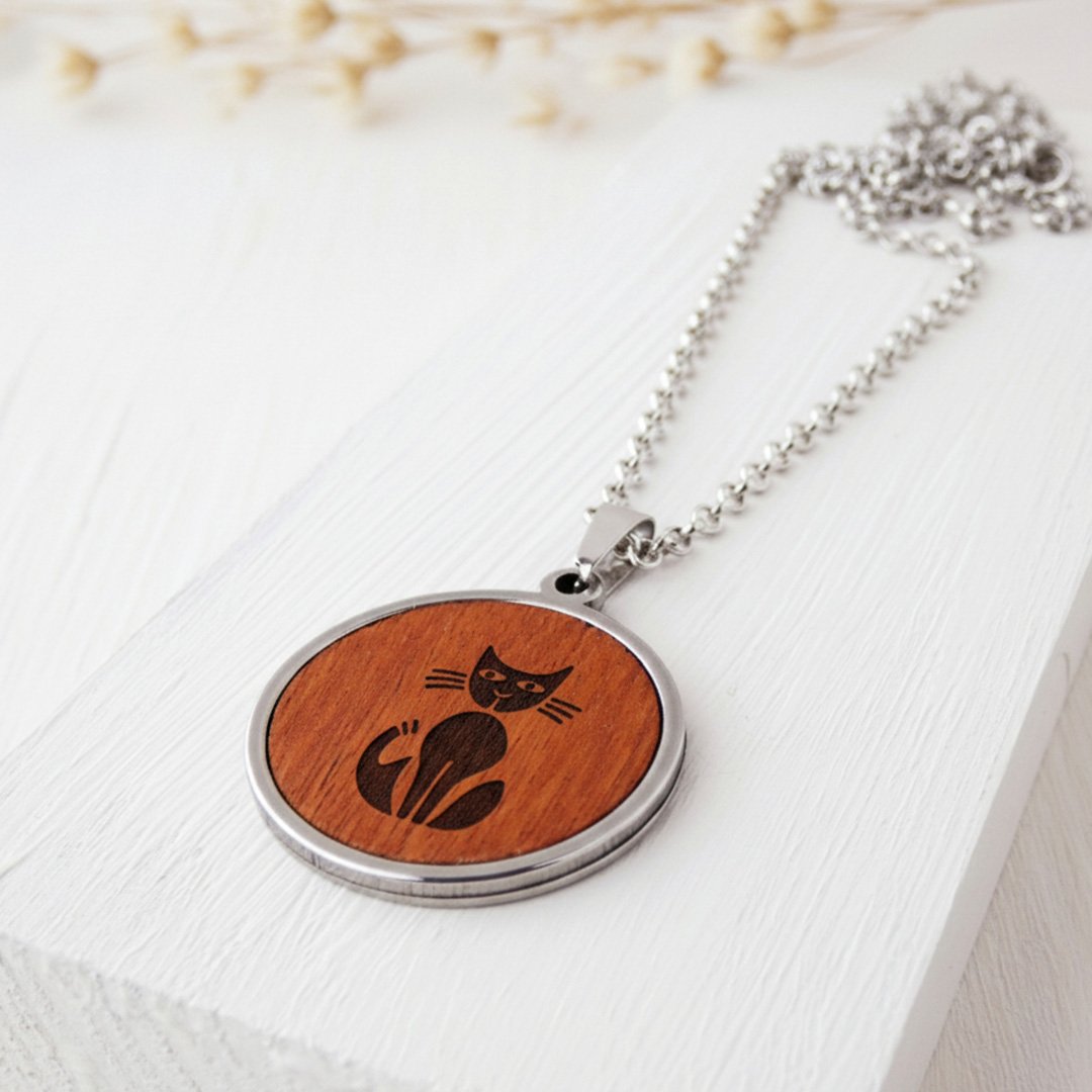 Colgante personalizado con la silueta de un gato minimalista