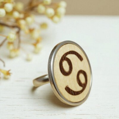 Anillo cáncer de madera hecho a mano en marquetería con base ajustable de acero inoxidable