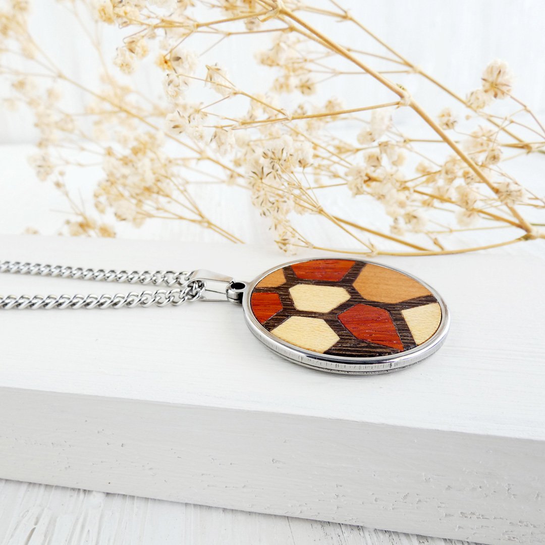 Joyería artesanal inspirada en el Trencadís de Gaudí.