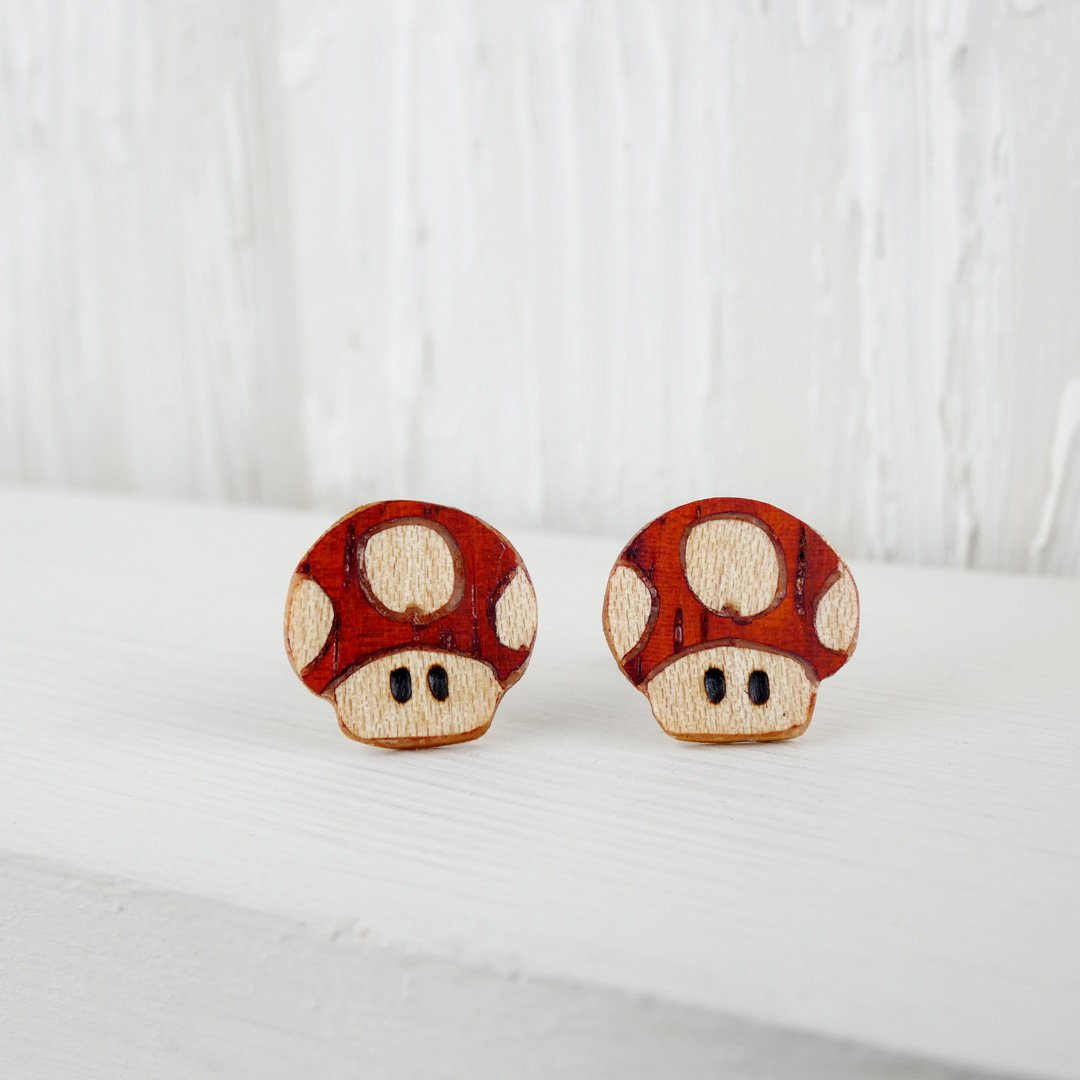 Pendientes geek de madera inspirados en el videojuego de Mario
