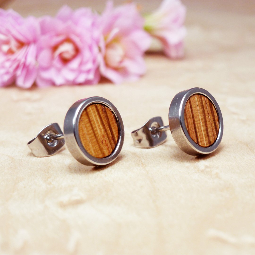 Pendientes de madera de zebrano y acero inoxidable para regalar a la mujer de tu vida