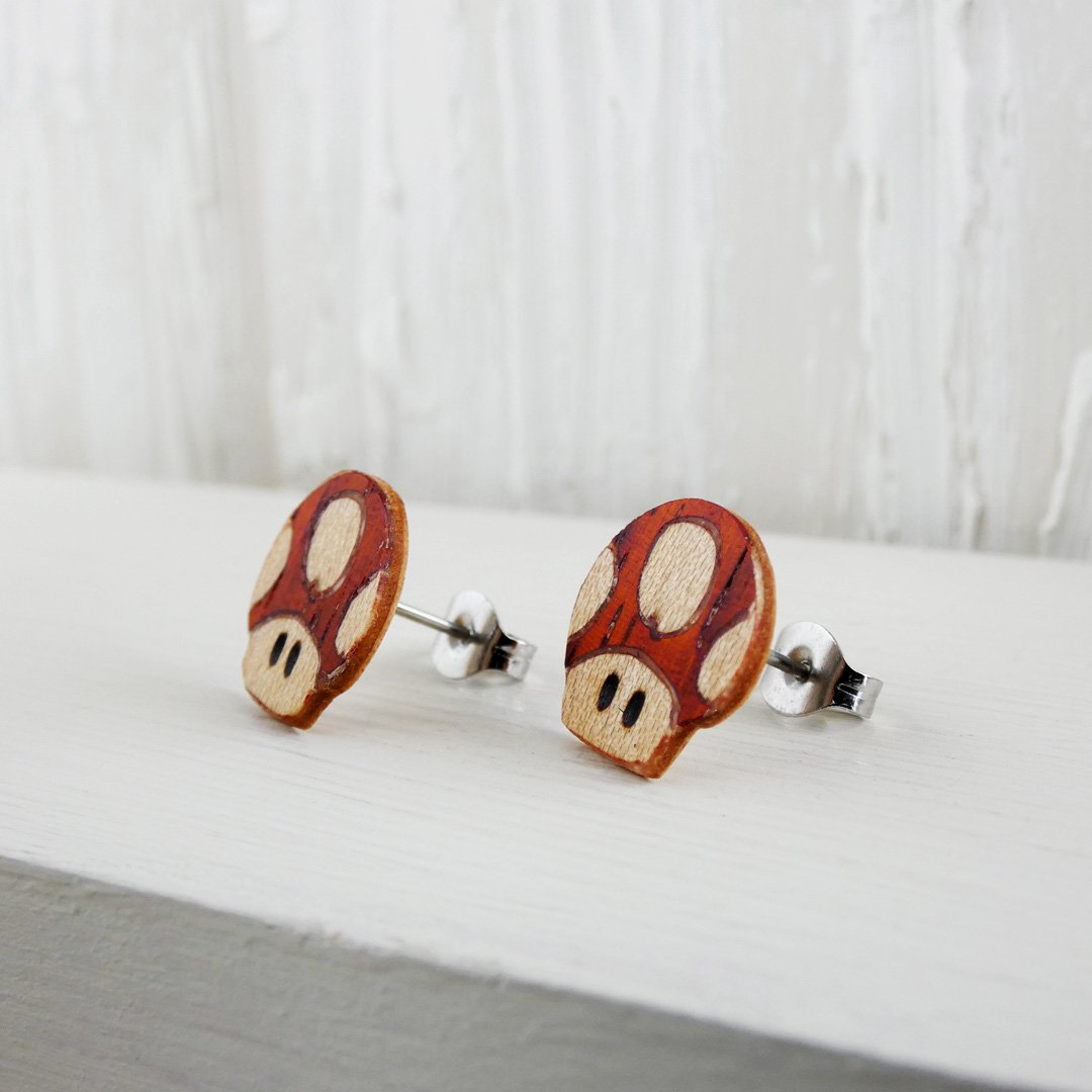 Pendientes seta de Mario de madera coral y sicomoro con ojos pirograbados